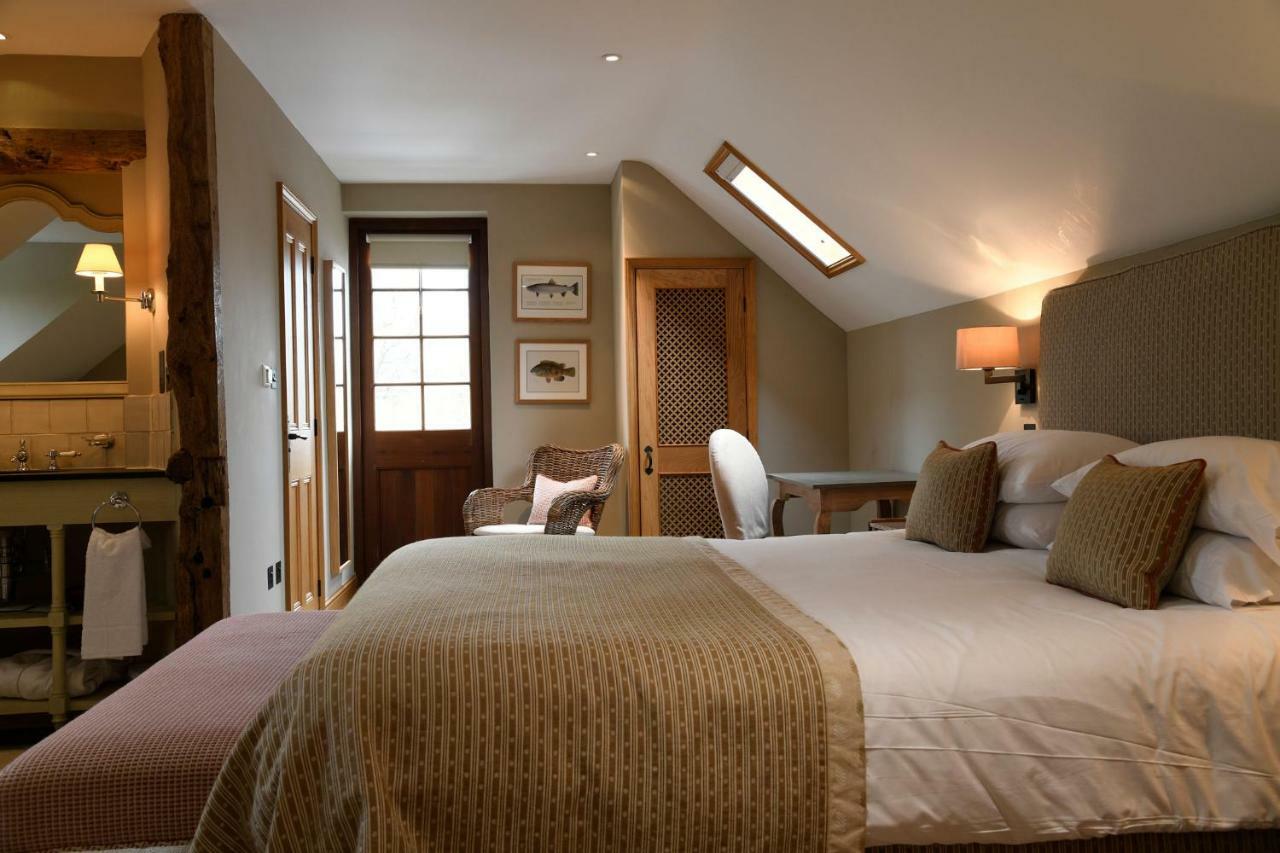 The Bell At Ramsbury Hotel Marlborough Exterior photo